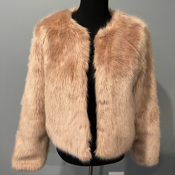 Carolina Belle faux fur peach coat - Picture 3 of 9